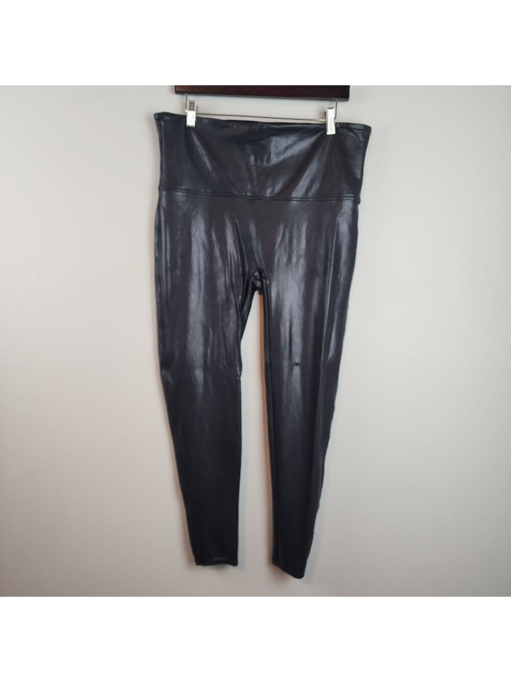 Spanx size 3XL faux leather leggings Black plus size flattering